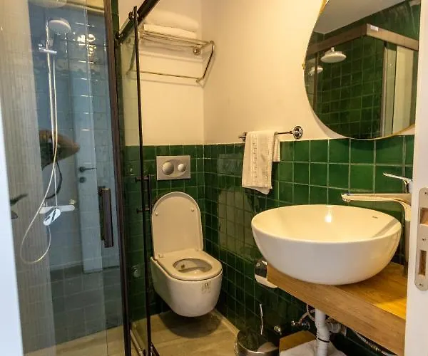 Oda ve Kahvaltı Kiva Çeşme